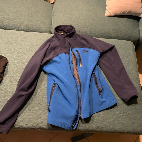 Boys North Face jacket - Picture 2 of 2